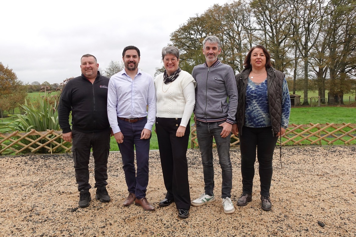 Commission animation